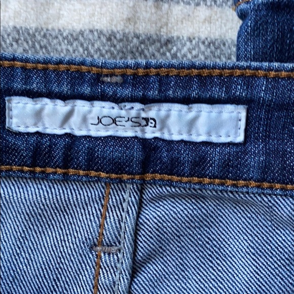 Joe’s Jeans Distressed Jeans - Picture 4 of 11